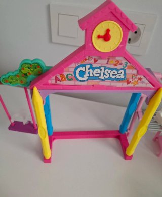 Colegio Chelsea Barbie