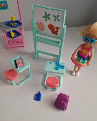 Colegio Chelsea Barbie