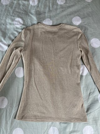Camiseta dorada manga larga