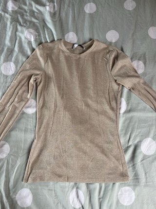 Camiseta dorada manga larga