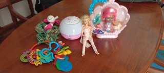 Lote Juguetes Bebé y Niña: Muñeca, Proyector
