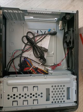 Caja PC Hiditec Mini ATX con Fuente