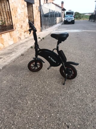 Bicicleta Eléctrica E-Town Negra