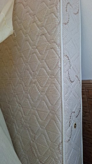 Colchón 90 + Base Cama + Otro Colchón