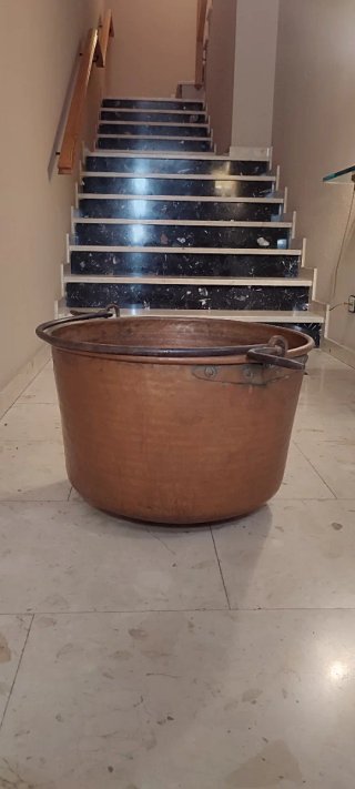 Caldero de cobre barnizado grande