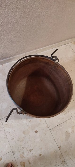 Caldero de cobre barnizado grande