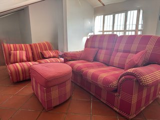 Sofá 2 plazas, 2 sillones y puff