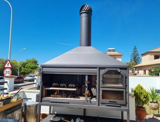 Barbacoa con horno y parrilla grande