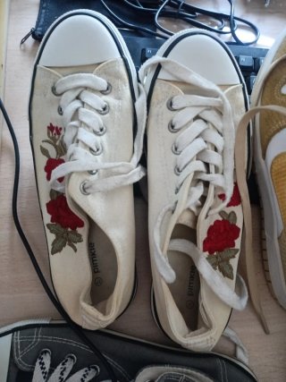 Lote Zapatillas Talla 37 Nike, pinkie y Converse