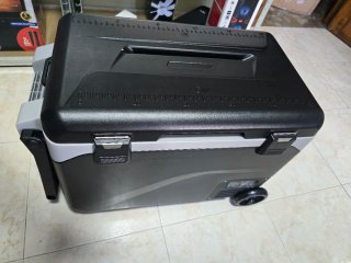 Nevera Portátil Eléctrica 42.5L, 12/24/240V