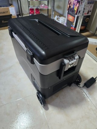 Nevera Portátil Eléctrica 42.5L, 12/24/240V