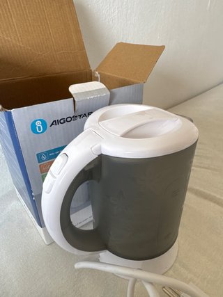 Hervidor de viaje Aigostar 0,6L. buen estado