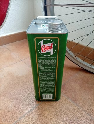 Lata de aceite castrol