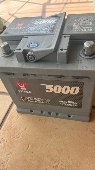 Batería Yuasa YBX5012 5000 12V 54Ah