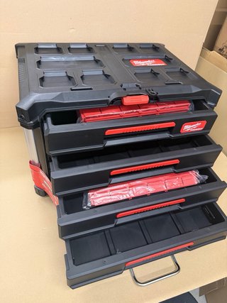 Milwaukee PACKOUT Cassettiera 4 cassetti
