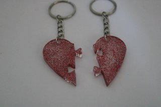 Porta-chaves Coração Dividido Glitter Vermelho