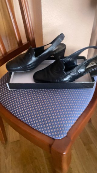 Zapatos negros de tacón de Belen Gonzalo,talla 38