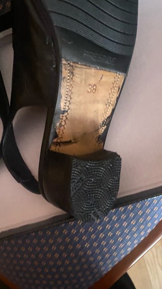 Zapatos negros de tacón de Belen Gonzalo,talla 38