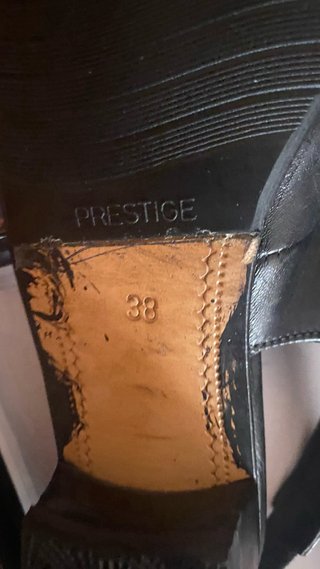 Zapatos negros de tacón de Belen Gonzalo,talla 38