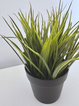Vaso IKEA con erba artificiale