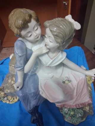 Figura de porcelana de pareja
