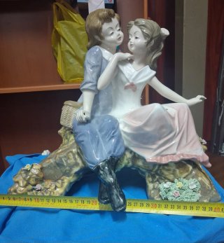 Figura de porcelana de pareja