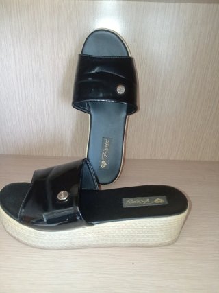 Sandalias negras plataforma