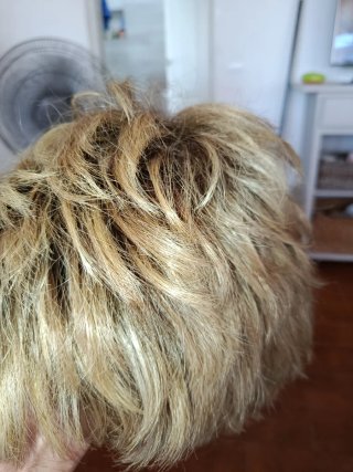 Peluca castaña ondulada mujer