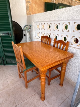 Mesa extensible con 3 sillas