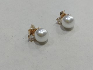 L604 Orecchini perla e zirconi acciaio inox dorato