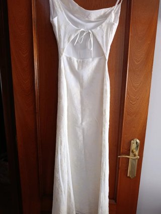Vestido Bershka blanco floral