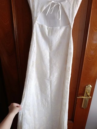 Vestido Bershka blanco floral