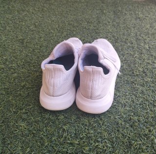 Adidas Swift Run Originales, Talla 42 2/3