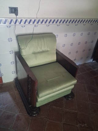 Conjunto de muebles madera antiguos.