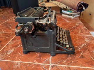 Máquina de escribir Underwood antigua