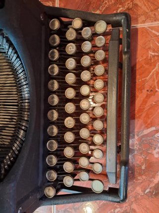 Máquina de escribir Underwood antigua
