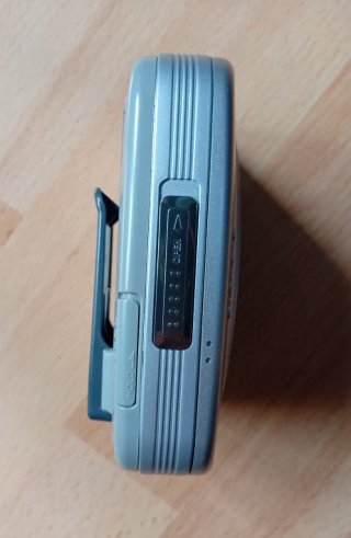 Walkman Sony WM-FX487 Cassette Radio FM/AM