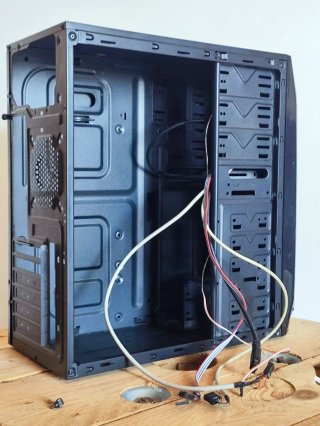 Caja PC CoolBox Negra