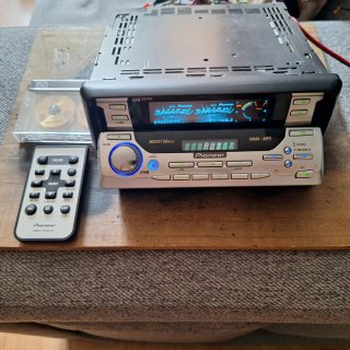Radio CD Pioneer DEH-P8400MP con Bluetooth