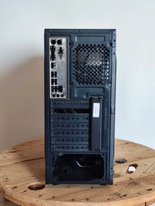 Caja PC Negra