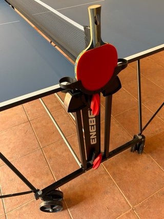 Mesa de ping pong Enebe. Con ruedas y plegable.