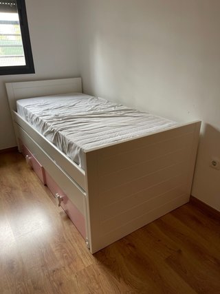 Cama infantil con cajones