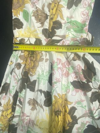 Vestido Zara floral con cinturón