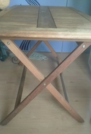 Mesa de terraza de madera