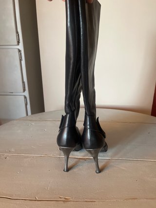 Botas altas de tacón negras