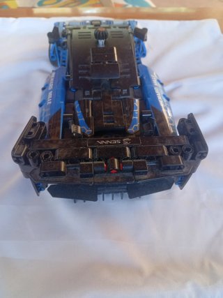 Coche de lego ya montado