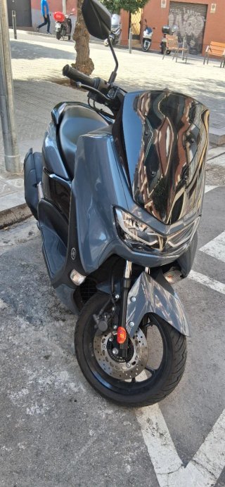 Yamaha NMAX 125 cc Gris