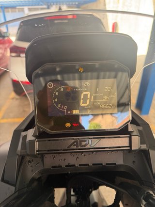 Honda ADV 350 Negra