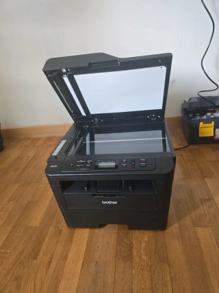 Impresora Multifunción Negra y Gris