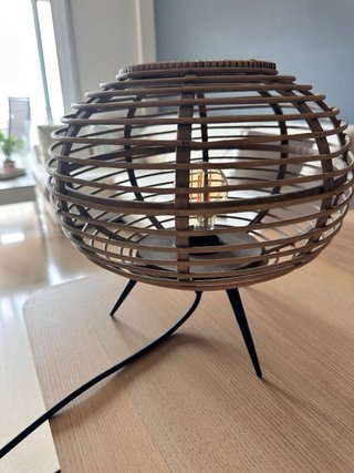 Lámpara de mesa ratán esférica